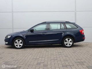 Škoda Octavia Skoda Octavia Combi 1.6 TDI Trekhaak CarPlay PDC Stoelverwarming - afbeelding nr 2