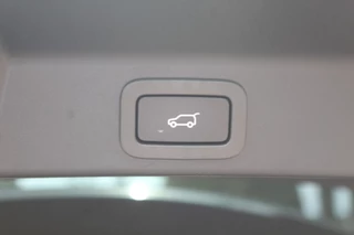 Jaguar F-PACE Jaguar F-PACE 2.0 P400e PHEV R-Dynamic S / 360Camera / Leder / Virtual Cockpit / 19'' / Blackpack / DAB / Stoelverwarming / Cruise Control - afbeelding nr 33