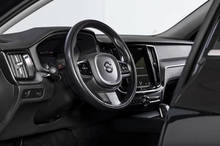 Volvo V60 Volvo V60 2.0 B3 163 PK Essential Edition - Automaat | Dig. Cockpit | Cruise | Stoel-+Stuurverw. | PDC | NAV + App. Connect | ECC | Elek. Klep | DAB | LM 17