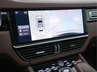 Porsche Cayenne (INCL-BTW) *PANO | CLUB-FULL-LEATHER | SOFT-CLOSE | MEMORY-PACK | SURROUND-VIEW | FULL-LED | NAVI-FULLMAP | AIR-SUSPENSION | DAB | DIGI-COCKPIT | PDC | CRUISE | SPORT-SEATS | 21