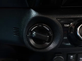 Toyota Hilux Toyota Hilux 2.8 D-4D XtraCab Professional Premium | Automaat | 3500 KG Trekg - afbeelding nr 24