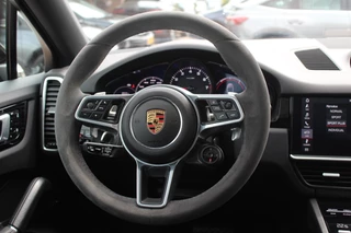 Porsche Cayenne Porsche Cayenne Coupé 3.0 / Trekhaak / Panoramadak / Camera / Luchtvering / 22'' / Bose / Stoelventilatie / Sportchrono / Stoelverwarming / DAB / ACC - afbeelding nr 18