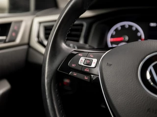 Volkswagen Polo Volkswagen Polo 1.0 TSI Sportline Automaat (APPLE CARPLAY, PARKEERSENSOREN, LM VELGEN, GETINT GLAS, SPORTSTOELEN, ADAPTIVE CRUISE, PARKEERSENSOREN, NIEUWSTAAT) - afbeelding nr 19
