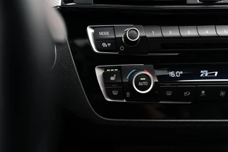 BMW 1 Serie BMW 1-serie M140i xDrive Harman Kardon Dak Leer - afbeelding nr 48