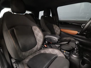 MINI Cooper MINI Cooper Mini 1.5 Business Seven [NAVIGATIE, VOL LEDER, SPORTSTOELEN, CRUISE CONTROL, AIRCO, BLUETOOTH, NIEUWSTAAT] - afbeelding nr 6