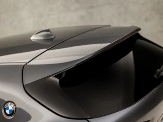 BMW X2 Automaat (NAVIGATIE, M PAKKET, CLIMATE, STOELVERWARMING, LEDEREN SPORTSTOELEN, CAMERA, GETINT GLAS, SFEERVERLICHTING, NIEUWSTAAT) - afbeelding nr 33