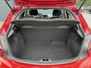 Peugeot 208 Peugeot 208 1.2 PureTech Signature Navi,Airco,Cruise,PDC,Trekhaak,Carplay,Elek ramen,N.A.P,Nieuwe APK bij Aflevering - afbeelding nr 19
