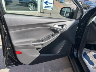 Ford Focus navigatie/camera airco/ecc apk - afbeelding nr 18