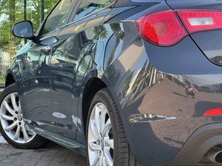 Alfa Romeo Giulietta Alfa Romeo Giulietta 1.4 Turbo MultiAir Super Automaat 2016 - afbeelding nr 16