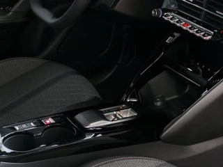 Peugeot 2008 Peugeot 2008 1.2 130PK ✅NW MODEL✅ BLACK EDITION TREKHAAK BLINDSPOT CARPLAY NAVI LED VIR.COCKPIT 360.CAMERA ADAP.CRUISE KEYLESS STOELVERW. 11/2024 - afbeelding nr 31