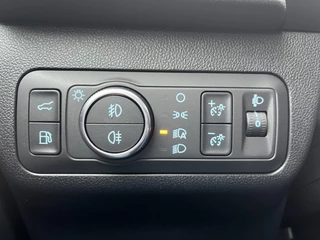 Ford Kuga Ford Kuga 2.5 PHEV Active X 243pk | Wegklapbare trekhaak | Winter Pack | AGR-stoelen | Adaptive cruise control | 2.100 kg trekgewicht - afbeelding nr 28
