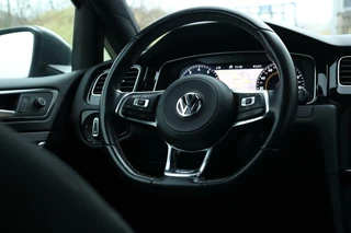 Volkswagen Golf Volkswagen Golf 7.5 Variant 1.4 TSI / DSG / 3x R-Line / LED / Pano / ACC / Virtual Cockpit / Navi / 18