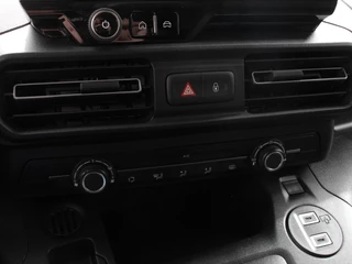 Opel Combo Opel Combo 1.5 BlueHDi 130 S&S L2 Automaat | Apple Carplay / Android Auto | Navigatie | Trekhaak | Airco | Camera | Cruise Control | Parkeersensoren V+A | DAB - afbeelding nr 17