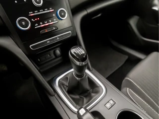 Renault Mégane Estate Renault Mégane Estate 1.2 TCe Sport (APPLE CARPLAY, NAVIGATIE, VIRTUAL COCKPIT, CLIMATE, CRUISE, SPORTSTOELEN, ELEK PAKKET, NIEUWE APK, NIEUWSTAAT) - afbeelding nr 10