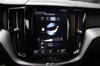 Volvo XC60 Volvo XC60 2.0 T8 Twin Engine AWD R-Design | Pano | Trekhaak - afbeelding nr 27