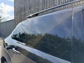 Citroën C4 Cactus Citroen C4 Cactus 1.2 PureTech Shine 110pk Navigatiesysteem | Climate control | Cruise control | Multifunctioneel stuurwiel | Trekhaak | Isofix | Getint glas | Inparkeerhulp | Parkeersensoren voor en achter | Achteruitrijcamera - afbeelding nr 45