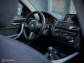 BMW 1 Serie BMW 1-serie 116i M Stoelverwarming 5drs zwart 12-2016 - afbeelding nr 15