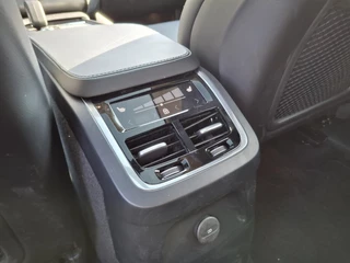 Volvo XC90 Volvo XC90 T8 Recharge AWD Ultimate Dark | Luchtvering | 360 Camera | H&K Audio | Trekhaak - afbeelding nr 18