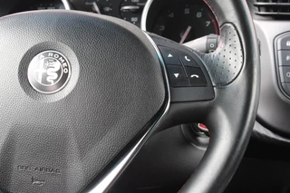 Alfa Romeo Giulietta Alfa Romeo Giulietta 1.4 120PK TURBO SPRINT | LEDEREN BEKLEDING | AFNEEMBARE TREHAAK | ALL SEASON BANDEN | NAVIGATIE | CLIMATE CONTROL | CRUISE CONTROL | CARBON INTERIEUR AFWERKING | 18