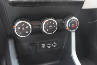 Renault Clio Renault Clio 1.0 TCe 90 Techno CarPlay|Camera|Cruise|Navi| - afbeelding nr 11