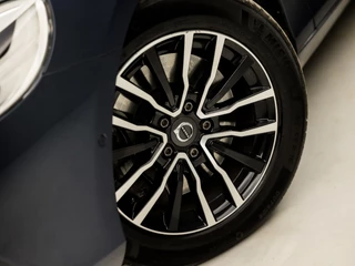 Volvo V40 Automaat (PANORAMADAK, NAVIGATIE, CAMERA, GETINT GLAS, STOELVERWARMING, SPORTSTOELEN, KEYLESS, LED KOPLAMPEN, PARKEERSENSOREN, NIEUWSTAAT) - afbeelding nr 16