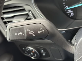 Ford Focus Ford Focus Wagon 1.0 EcoBoost Titanium Wagon | Winter Pack | Adaptive cruise control | Camera | Navigatie | 17 inch | Reservewiel - afbeelding nr 14