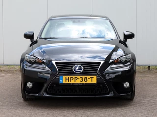 Lexus IS - afbeelding nr 2