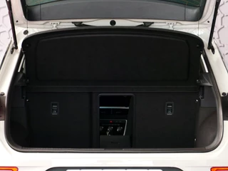 Volkswagen T-Roc Volkswagen T-Roc 1.5 TSI 150PK CARPLAY NAVI STOEL VERW. LED VIR.COCKPIT 03/2024 