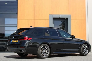 BMW 5 Serie BMW 5-serie Touring 520i M-Sport | Comfortstoelen | Org. NL - afbeelding nr 3