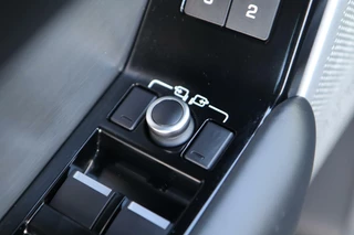 Land Rover Range Rover Velar Land Rover Range Rover Velar 3.0 V6 SC AWD R-Dynamic HSE 381 PK A cruise|Carplay|Matrix|Panoschuifdak|Digidash|Camera|Massage|Kahn LMV 22