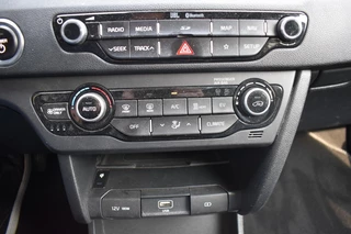 Kia Niro Kia Niro EXECUTIVELINE 64 KWH, Cruise, ACC, JBL, Lane - afbeelding nr 18