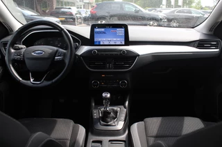 Ford Focus Ford Focus Wagon 1.0 EcoBoost Trend Edition Business / Apple CarPlay / Navigatie / Parkeerhulp V+A / Keyless / 16'' / Sportstoelen / Cruise Control - afbeelding nr 2
