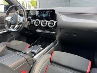 Mercedes-Benz GLA Mercedes-Benz GLA-klasse AMG 35 4MATIC 1e Eigenaar,Burmester Soundsystem,Panoramadak,Trekhaak,Kuipstoelen,Ambient Lighting,Vol Optie,APK tot 04-2026 - afbeelding nr 13