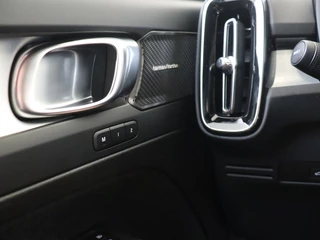 Volvo XC40 Volvo XC40 B4 Plus Dark | Trekhaak | Dodehoekdetectie | Achteruitrijcamera - afbeelding nr 32