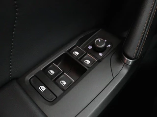 CUPRA Formentor CUPRA Formentor 1.4 e-Hybrid VZ | 245pk | Stuurverwarming | Adaptive cruise | Camera | Navigatie | Keyless | Full LED | Sportstoelen | PHEV - afbeelding nr 13