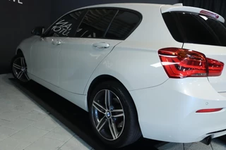BMW 1 Serie BMW 1-serie 118i / LEDER / CAMERA / CRUISE / LED / STOELVERW / 17'' - afbeelding nr 3