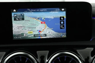 Mercedes-Benz A-Klasse Mercedes-Benz A-klasse 250e AMG Night | Carplay | Stoelverwarming |  Full LED | Sfeerverlichting | Leder/Alcantara | Navigatie | Park Assist - afbeelding nr 9
