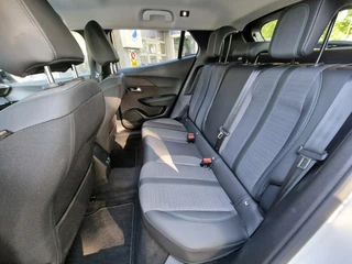 Peugeot 2008 Peugeot 2008 1.2 PureTech Allure|Automaat|12.603km|Clima|Navi|Carplay|PDC|17-inch| - afbeelding nr 13