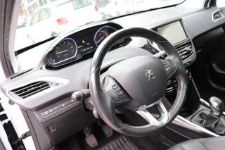 Peugeot 2008 Peugeot 2008 1.2 PureTech Allure. Navigatie, trekhaak, dealer onderhouden. - afbeelding nr 11