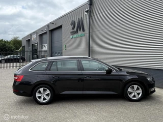 Škoda Superb Skoda Superb Combi 1.4 TSI Ambition NAVIGATIE - afbeelding nr 8