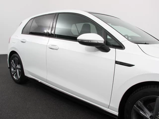 Volkswagen Golf Volkswagen Golf 1.5 eTSI 150pk DSG R-Line | Panorama dak | Navigatie | Apple Carplay/Android Auto | Climate Control | Camera | Dab | Extra Getint Glas | Adaptive Cruise Control | Virtual Cockpit | Lichtmetalen Velgen - afbeelding nr 26