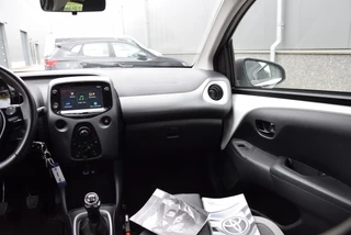 Toyota Aygo Toyota Aygo 1.0 VVT-i x-play | Cruise control | Bluetooth | Achteruitrijcamera | - afbeelding nr 24