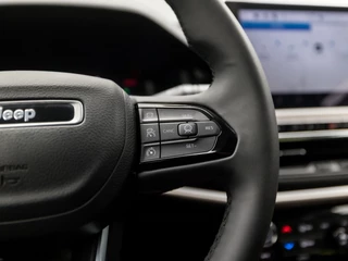 Jeep Compass 240Pk Automaat (APPLE CARPLAY, GROOT NAVI, 360 CAMERA, VIRTUAL COCKPIT, LEDER, KEYLESS, SPORTSTOELEN, ADAPTIVE CRUISE, GETINT GLAS, LED KOPLAMPEN, NIEUWSTAAT) - afbeelding nr 21