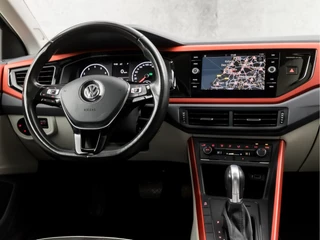 Volkswagen Polo Automaat (SCHUIFDAK, APPLE CARPLAY, GROOT NAVI, CLIMATE, BEATS AUDIO, LEDER, SPORTSTOELEN, GETINT GLAS, LM VELGEN, DAB+, ADAPTIVE CRUISE, NIEUWE APK, NIEUWSTAAT) - afbeelding nr 7