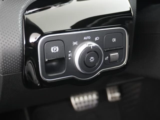 Mercedes-Benz CLA Mercedes-Benz CLA 250e AMG // Panoramadak // Memory // Sfeerverlichting // MultiBeam LED // Keyless // Night Pakket // Augmented Reality - afbeelding nr 20