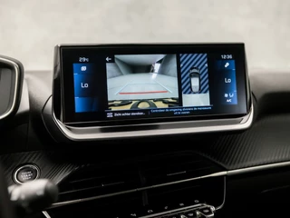 Peugeot 208 Peugeot 208 1.2 PureTech Allure Deluxe (VIRTUAL COCKPIT, APPLE CARPLAY, GROOT NAVI, 360 CAMERA, LEDER, SPORTSTOELEN, GETINT GLAS, LM VELGEN, CRUISE, KEYLESS, NIEUWE APK, NIEUWSTAAT) - afbeelding nr 16