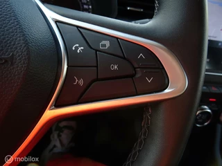 Renault Clio Renault Clio 1.0 TCe Evolution Camera, Navi, Apple CarPlay & Android Climate-control PDC-Sensoren ETC.ETC. - afbeelding nr 17