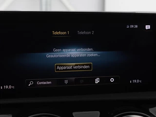 Mercedes-Benz A-Klasse Mercedes-Benz A-klasse 200 Business Solution AMG | Panoramadak |  Stoelverwarming | Trekhaak | Matrix LED | Memory | Carplay | Keyless | Camera | Sfeerverlichting | Leder/Alcantara | Park Assist - afbeelding nr 27