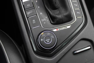 Volkswagen Tiguan Volkswagen Tiguan 2.0 TSI 4Motion Highline / Vol opties! / Panoramadak / Camera / Head-up / Leder / 18'' / Keyless / Dynaudio / Apple CarPlay / Standverwarming / Naavigatie / DAB / Dodehoek / Stoelverwarming / ACC - afbeelding nr 31
