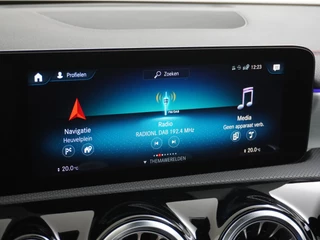 Mercedes-Benz CLA Mercedes-Benz CLA 250e AMG // Panoramadak // Memory // Sfeerverlichting // MultiBeam LED // Keyless // Night Pakket // Augmented Reality - afbeelding nr 26